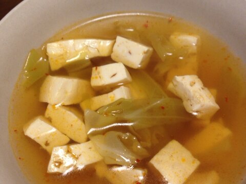 キャベツと豆腐の味噌スープ